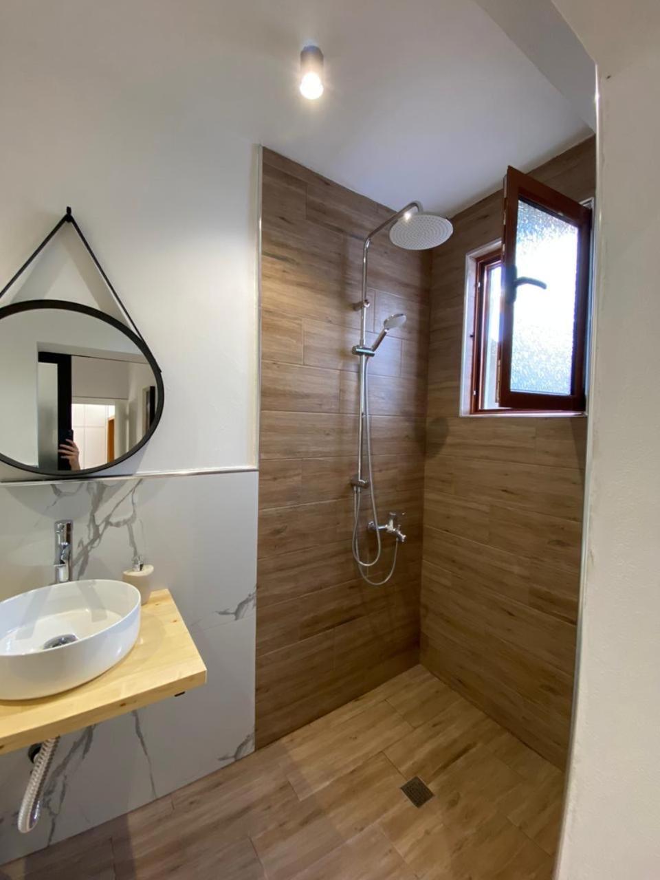 Vavla House Privatunterkunft *